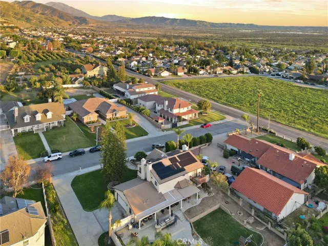 7464 Via Deldene, Highland, California 92346