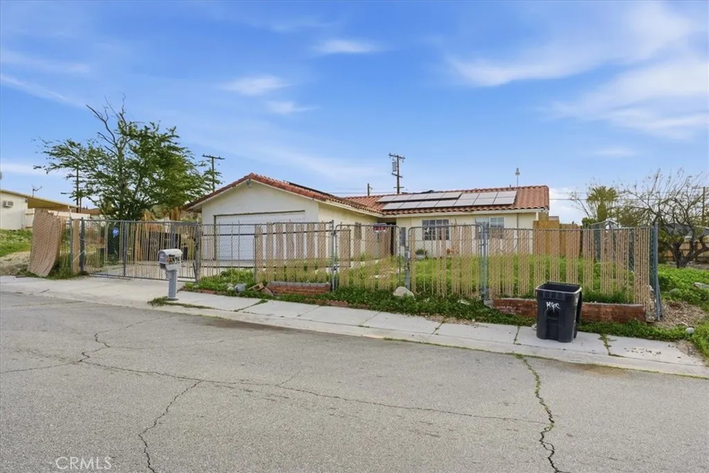 13390 Avenida Hermosa, Desert Hot Springs, California 92240 home-pic-2