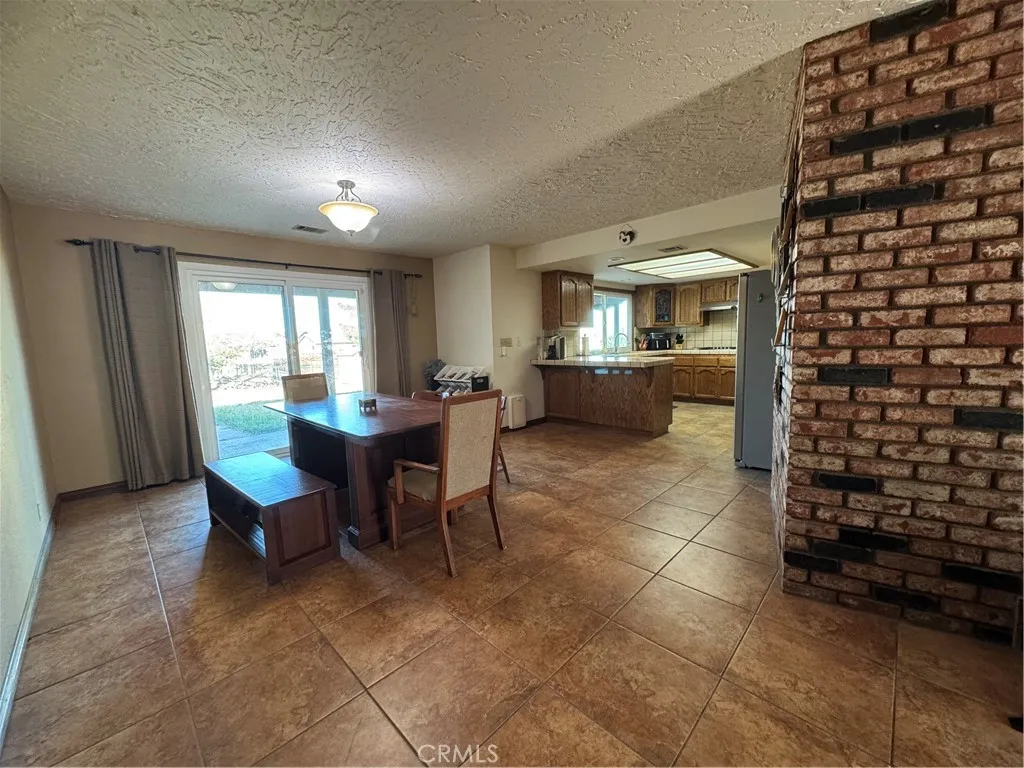 16834 Elm Street, Hesperia, California 92345 home-pic-13