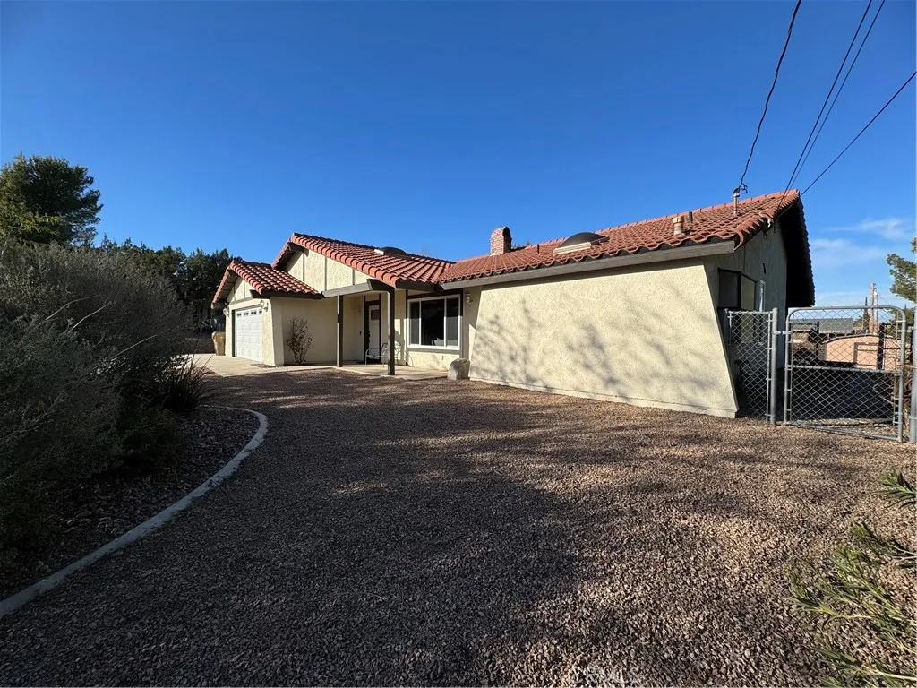 16834 Elm Street, Hesperia, California 92345 home-pic-6