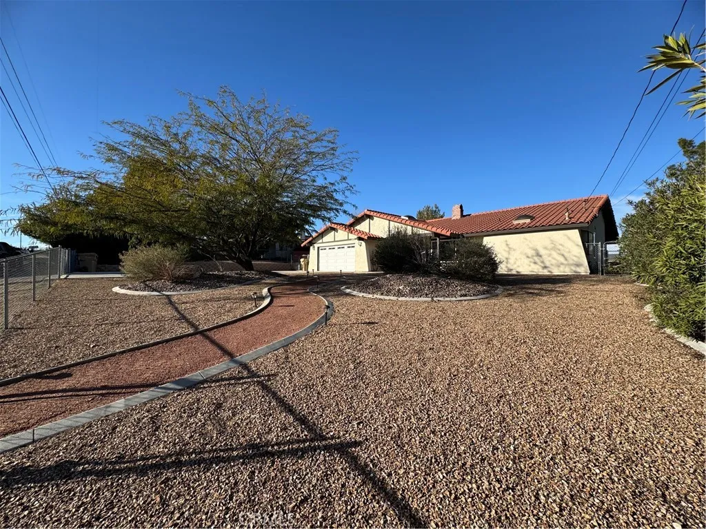 16834 Elm Street, Hesperia, California 92345 home-pic-1