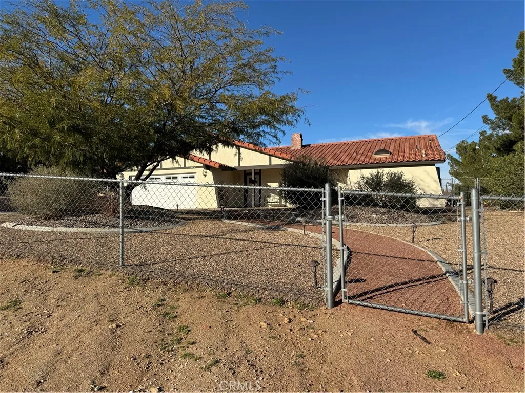 16834 Elm Street, Hesperia, California 92345 home-pic-4