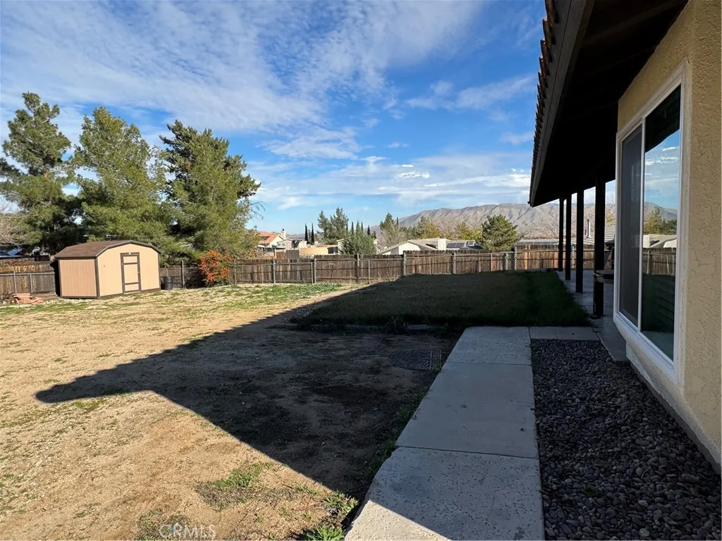 16834 Elm Street, Hesperia, California 92345 home-pic-7