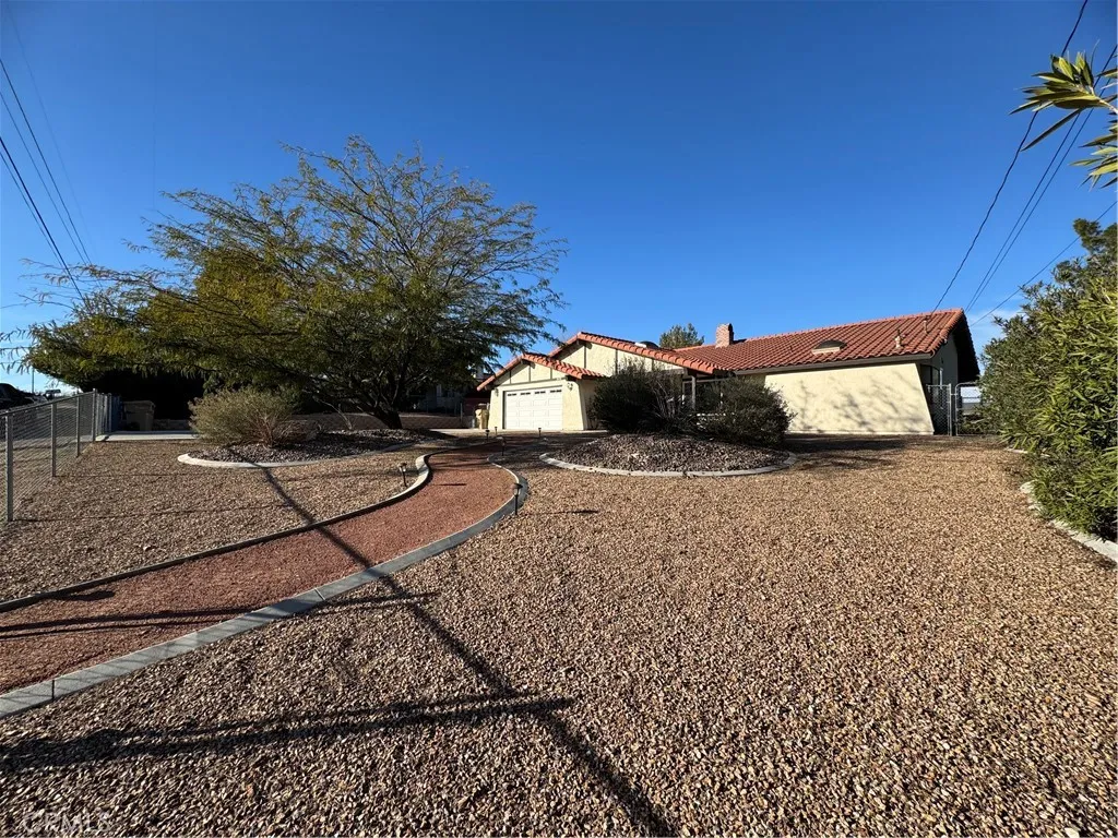 16834 Elm Street, Hesperia, California 92345 home-pic-3