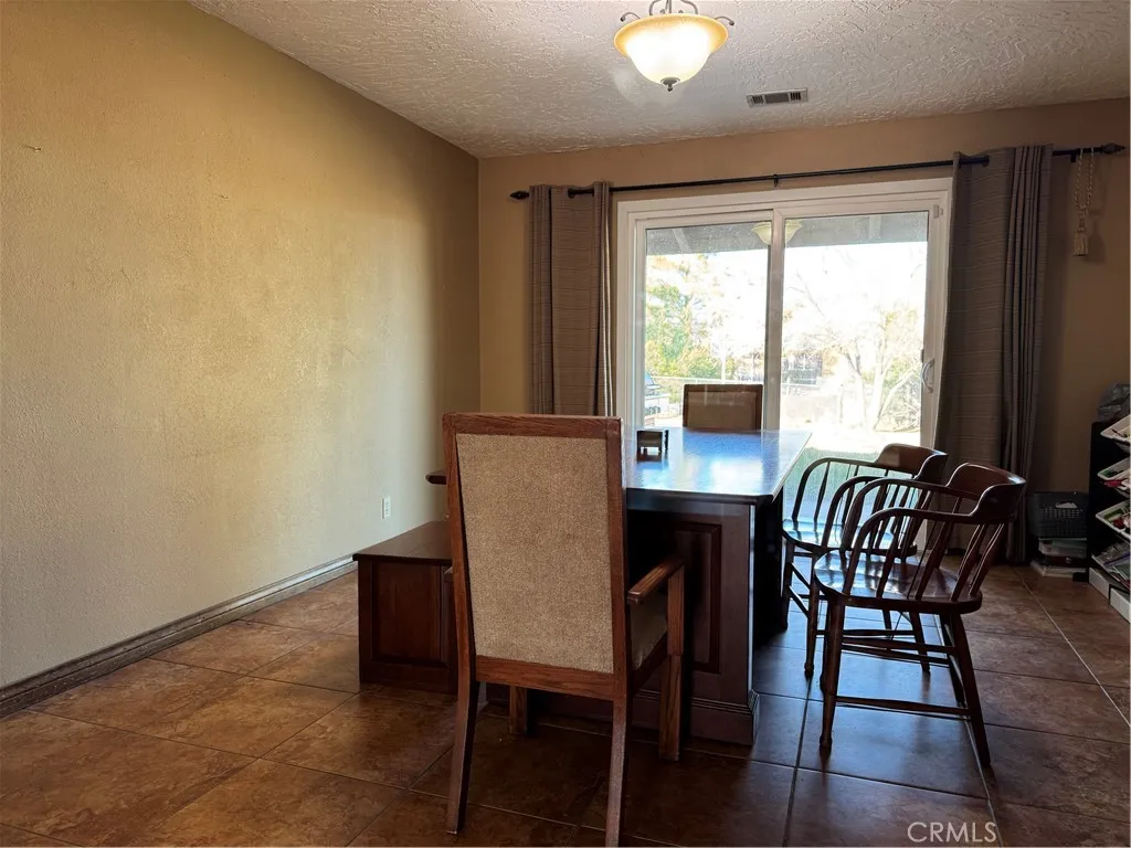 16834 Elm Street, Hesperia, California 92345 home-pic-14