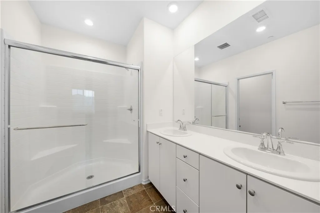 15901 Stresa, Fontana, California 92336 home-pic-22