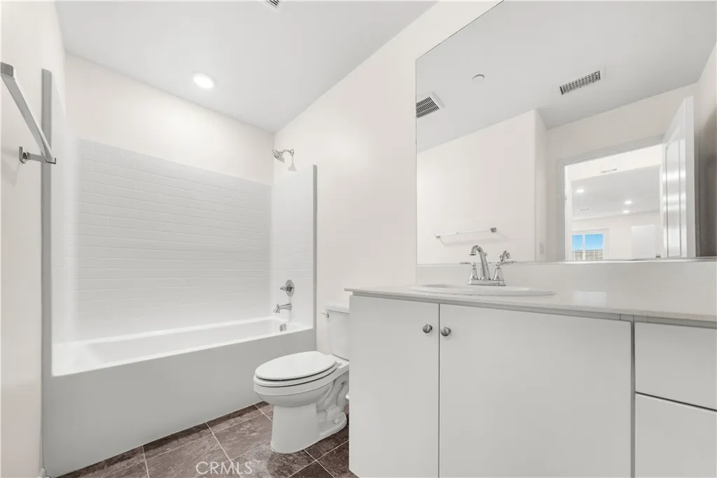 15901 Stresa, Fontana, California 92336 home-pic-11