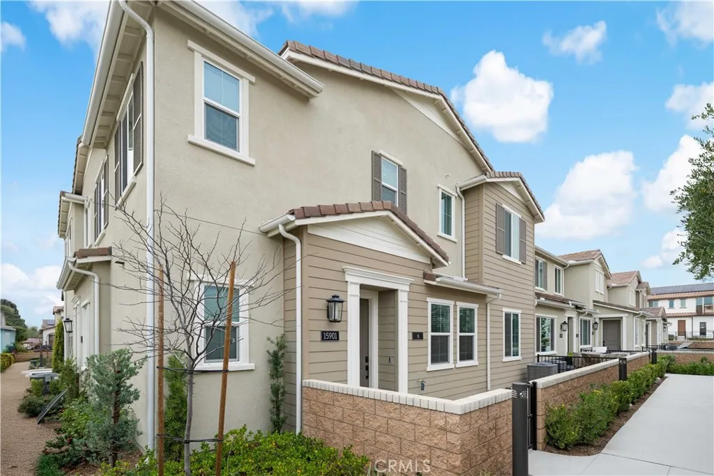 15901 Stresa, Fontana, California 92336 home-pic-2