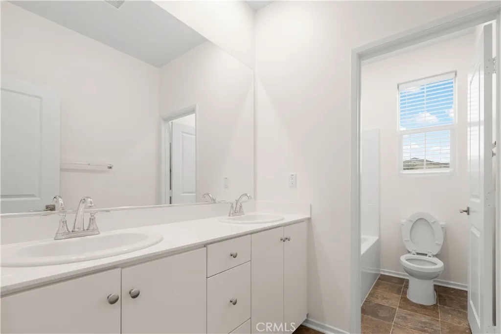 15901 Stresa, Fontana, California 92336 home-pic-20
