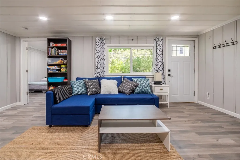 23777 Pioneer Camp Road, Crestline, California 92325 home-pic-10