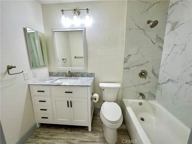 Primary Bedroom #1 Ensuite Full Bathroom