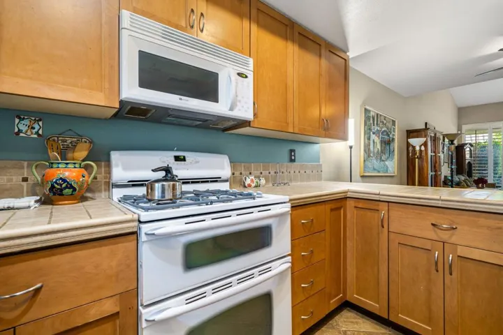 16-web-or-mls-JGTrofeo_OPMG_0126_016