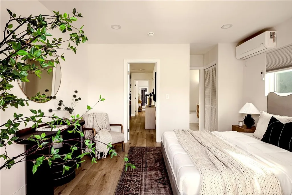 1310 N Occidental Boulevard, Los Angeles, California 90026 home-pic-11