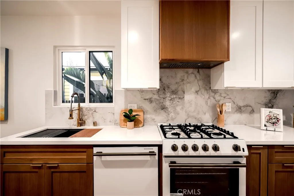 1310 N Occidental Boulevard, Los Angeles, California 90026 home-pic-7
