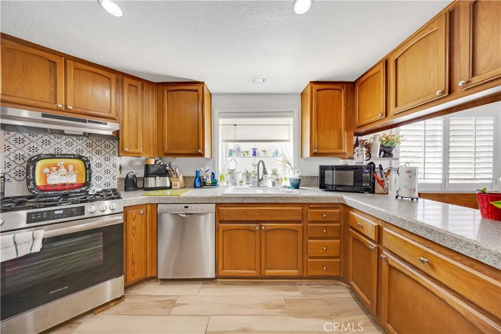 40370 Via Francisco, Murrieta, California 92562 home-pic-16