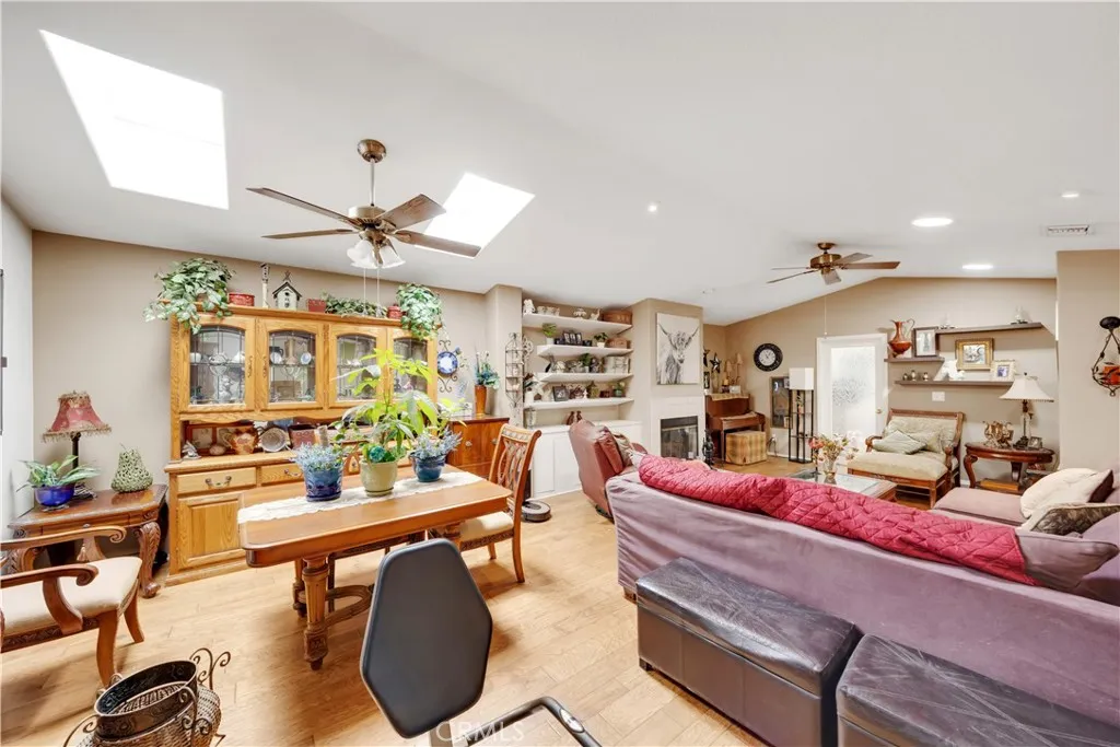 40370 Via Francisco, Murrieta, California 92562 home-pic-8