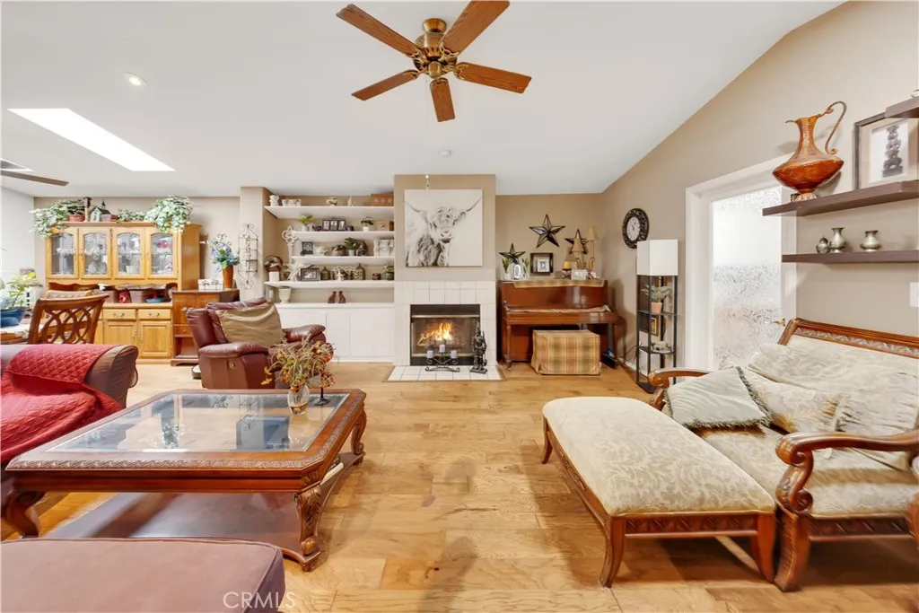 40370 Via Francisco, Murrieta, California 92562 home-pic-7