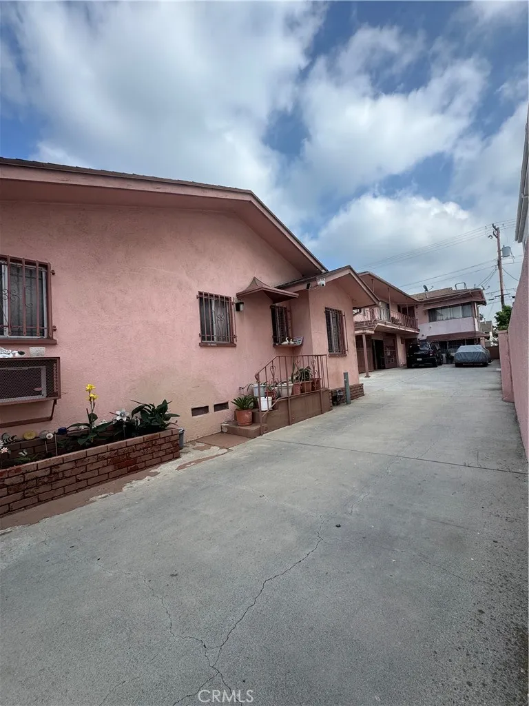410 Fischer, Glendale, California 91205 home-pic-33