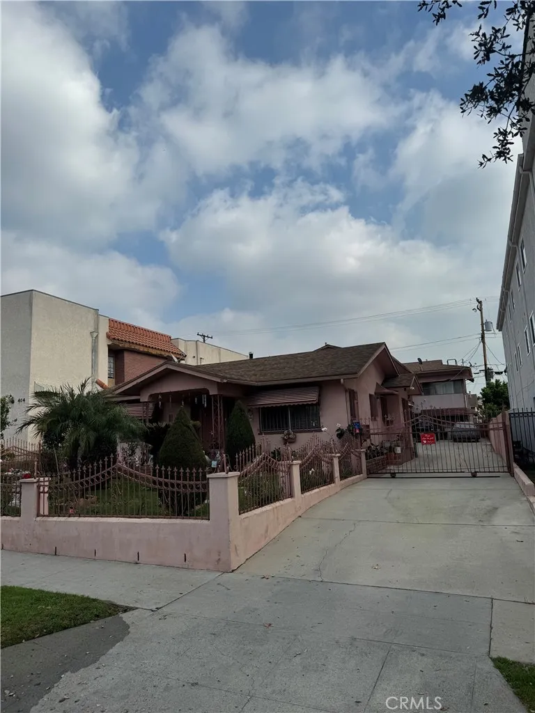 410 Fischer, Glendale, California 91205 home-pic-38