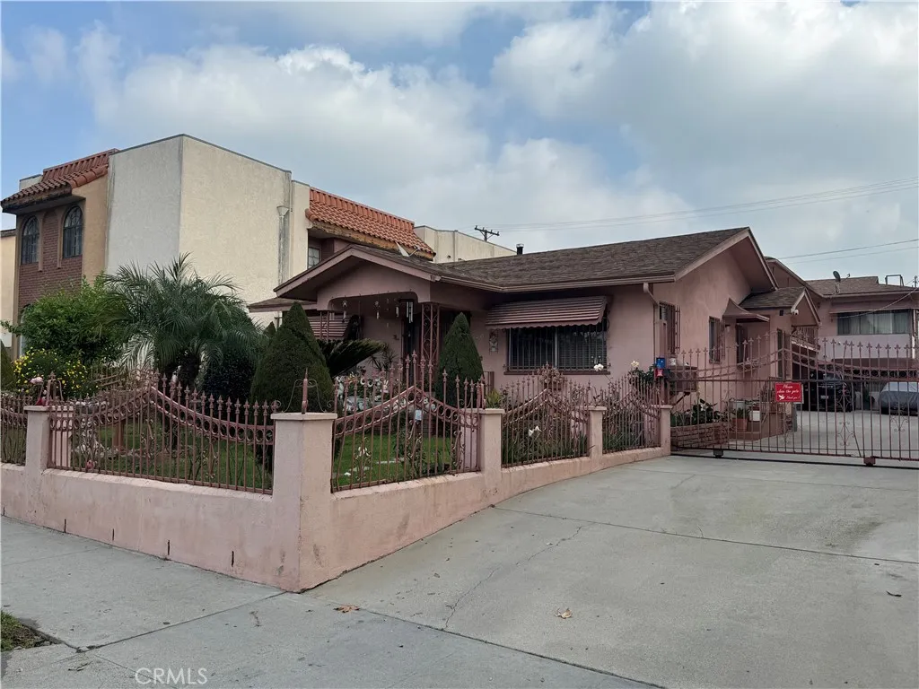 410 Fischer, Glendale, California 91205 home-pic-1