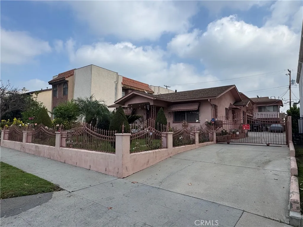 410 Fischer, Glendale, California 91205 home-pic-3