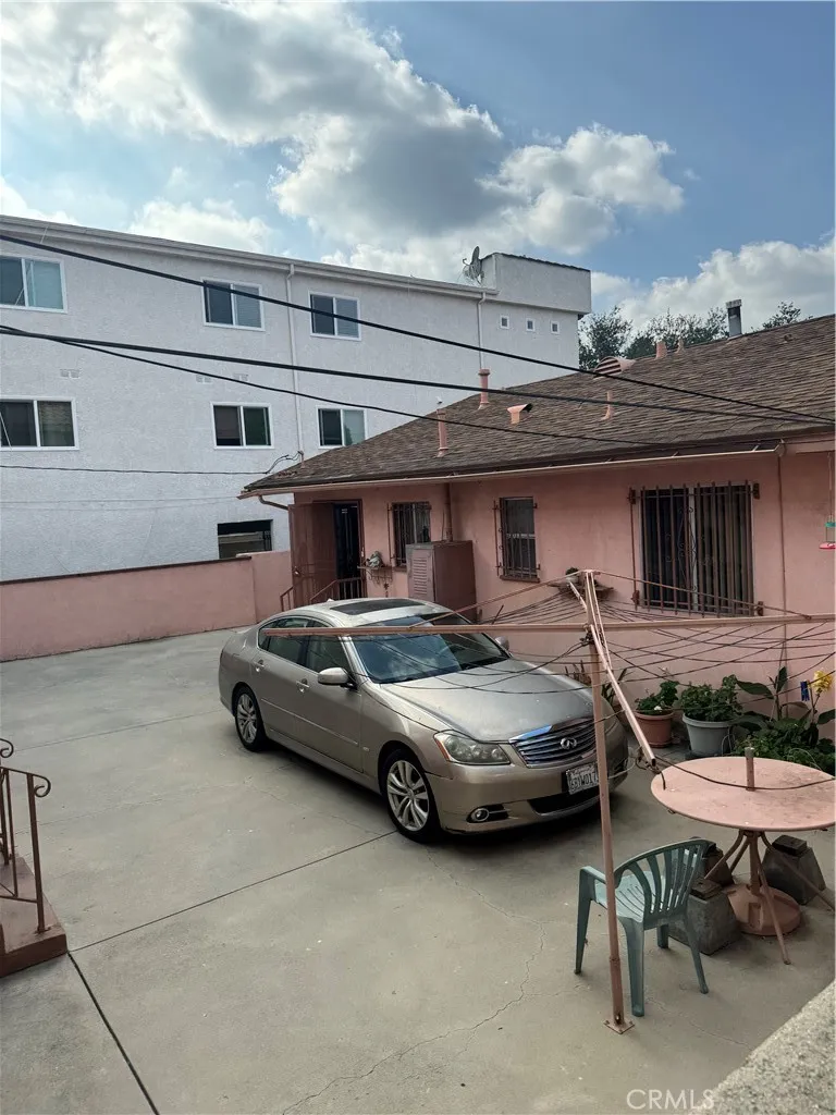 410 Fischer, Glendale, California 91205 home-pic-17