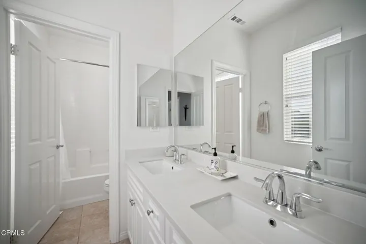 26-web-or-mls-Lisbon Ln-S2401-026