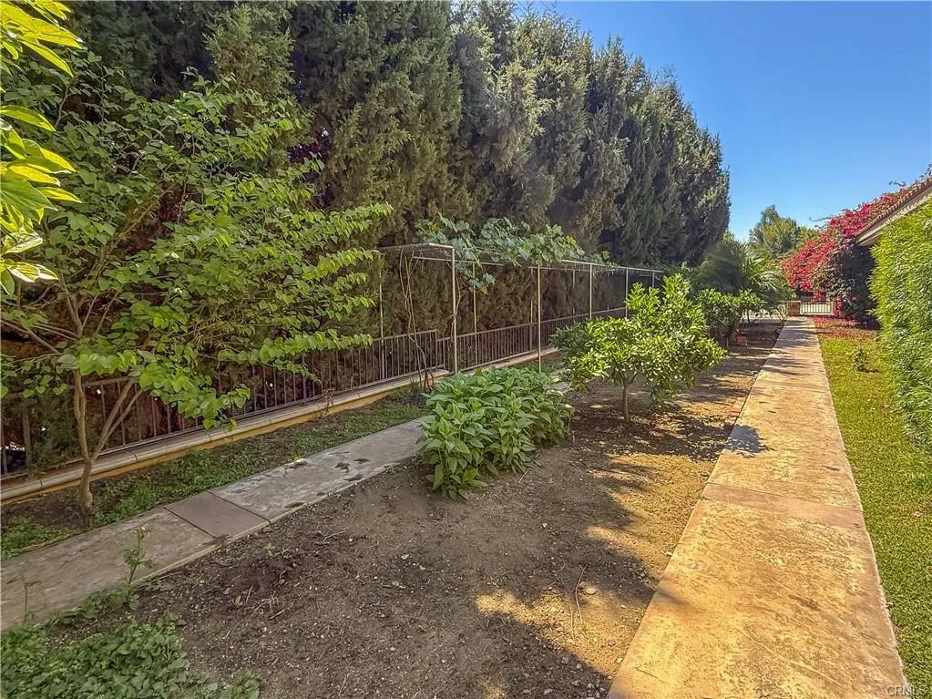202 W Lemon Avenue, Arcadia, California 91007 home-pic-45