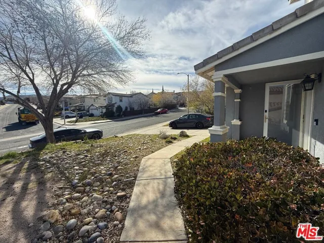 719 W Avenue Q10, Palmdale, California 93551