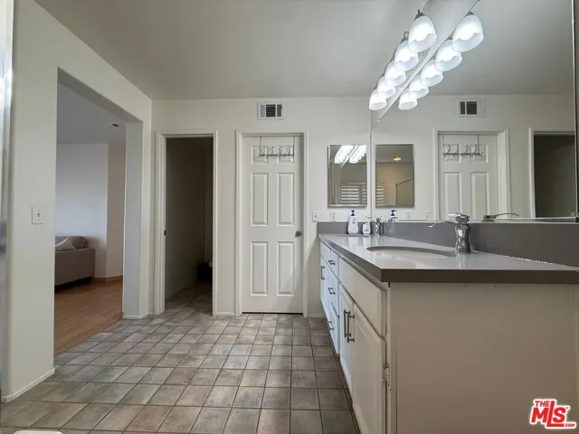 719 W Avenue Q10, Palmdale, California 93551