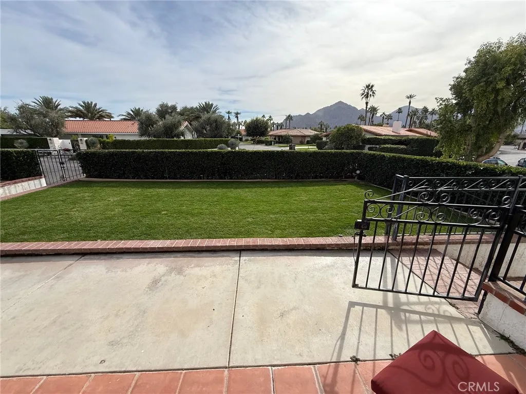49895 Avenida Montero, La Quinta, California 92253 home-pic-2