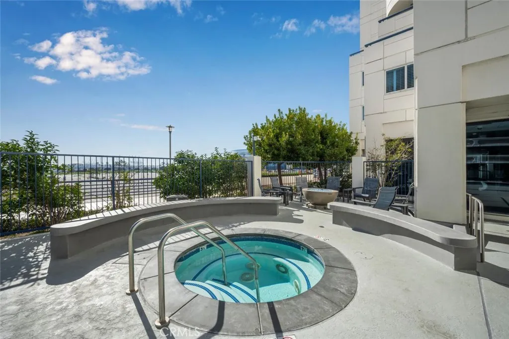 Relax by yourself or with company in the jacuzzi or around the firepit - both nicely oriented for great views day and night.