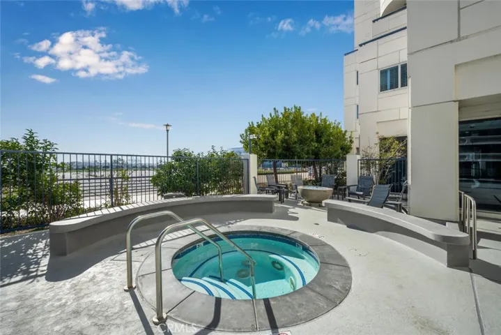 Relax by yourself or with company in the jacuzzi or around the firepit - both nicely oriented for great views day and night.
