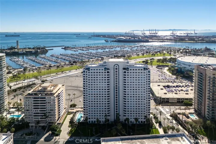 Long Beach Arena, Shoreline Village, Catalina Island and the Catalina Express are all within convenient reach.