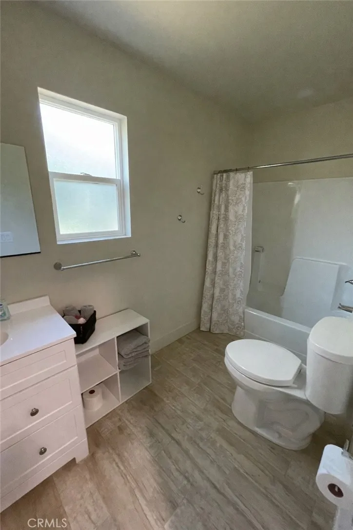 Unit 2 bathroom