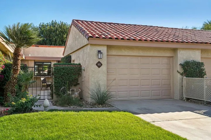 2-web-or-mls-La Cerra Dr-S1111-002