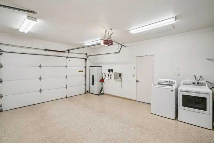 32-web-or-mls-La Cerra Dr-S1111-032