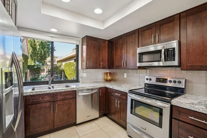 12-web-or-mls-La Cerra Dr-S1111-012