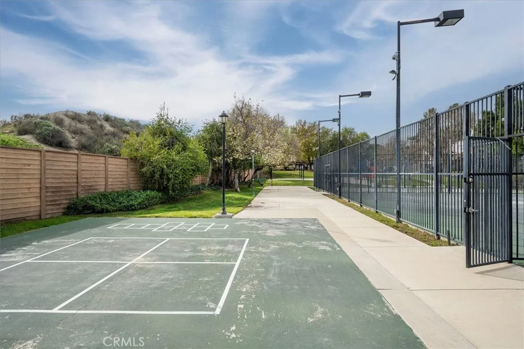 28308 Simsalido Avenue, Canyon Country, California 91387 home-pic-26