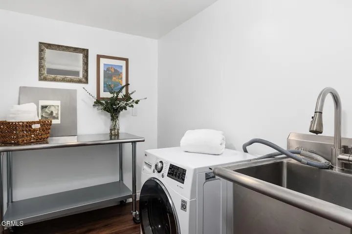 385 S Oakland Ave #205 025-mls