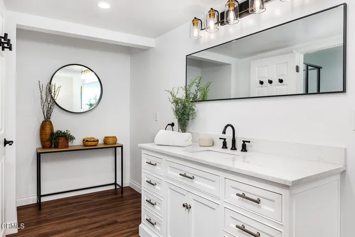 385 S Oakland Ave #205 030-mls