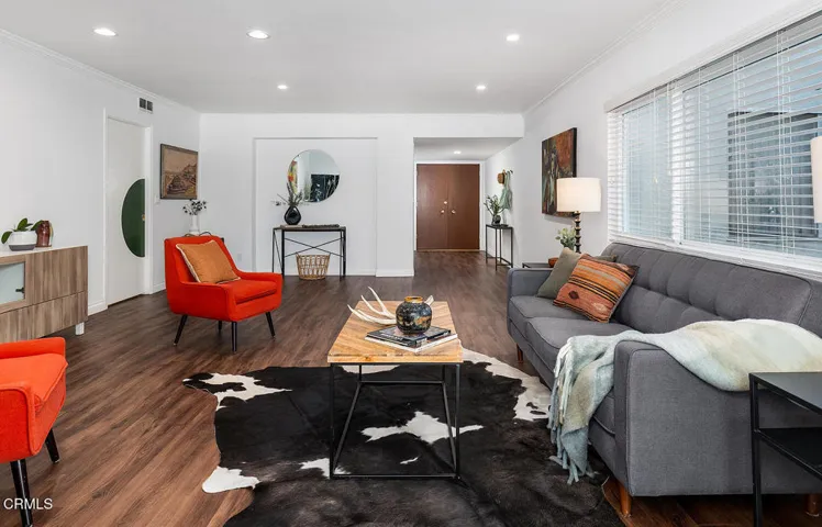 385 S Oakland Ave #205 010-mls