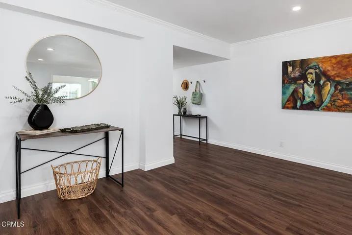 385 S Oakland Ave #205 009-mls