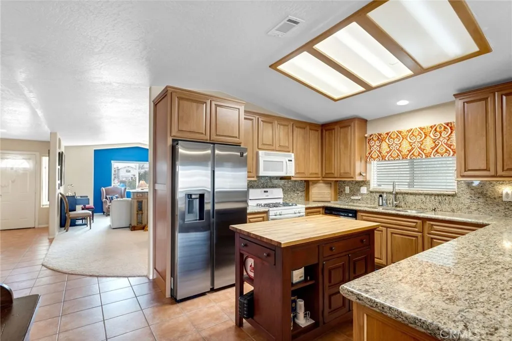 14464 Jamaica Lane, Helendale, California 92342 home-pic-10