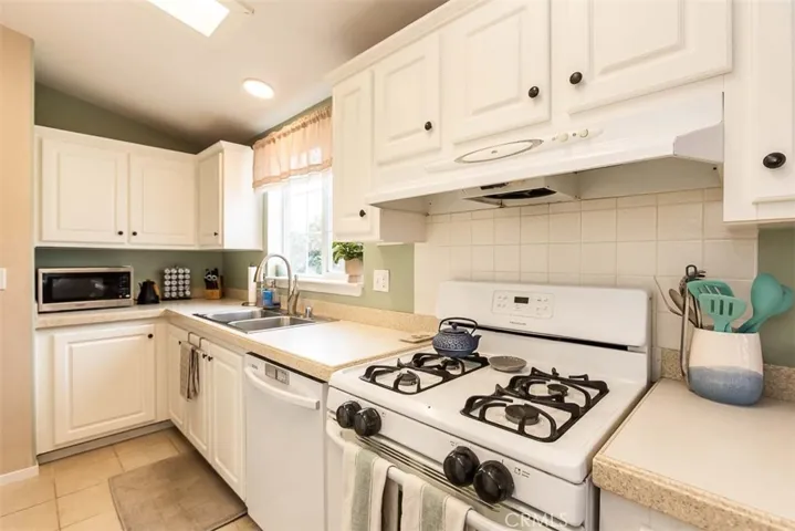 3860 S Higuera D23, San Luis Obispo, California 93401