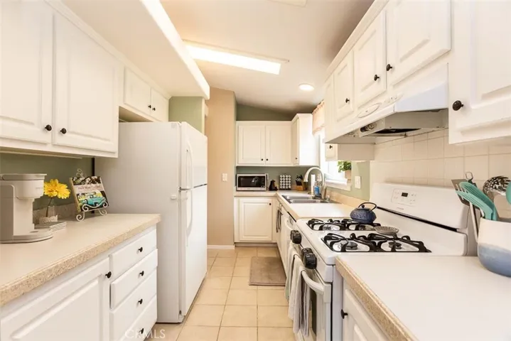 3860 S Higuera D23, San Luis Obispo, California 93401