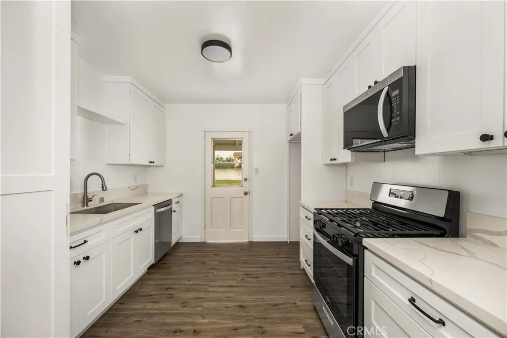 6404 Indiana Avenue, Long Beach, California 90805 home-pic-8