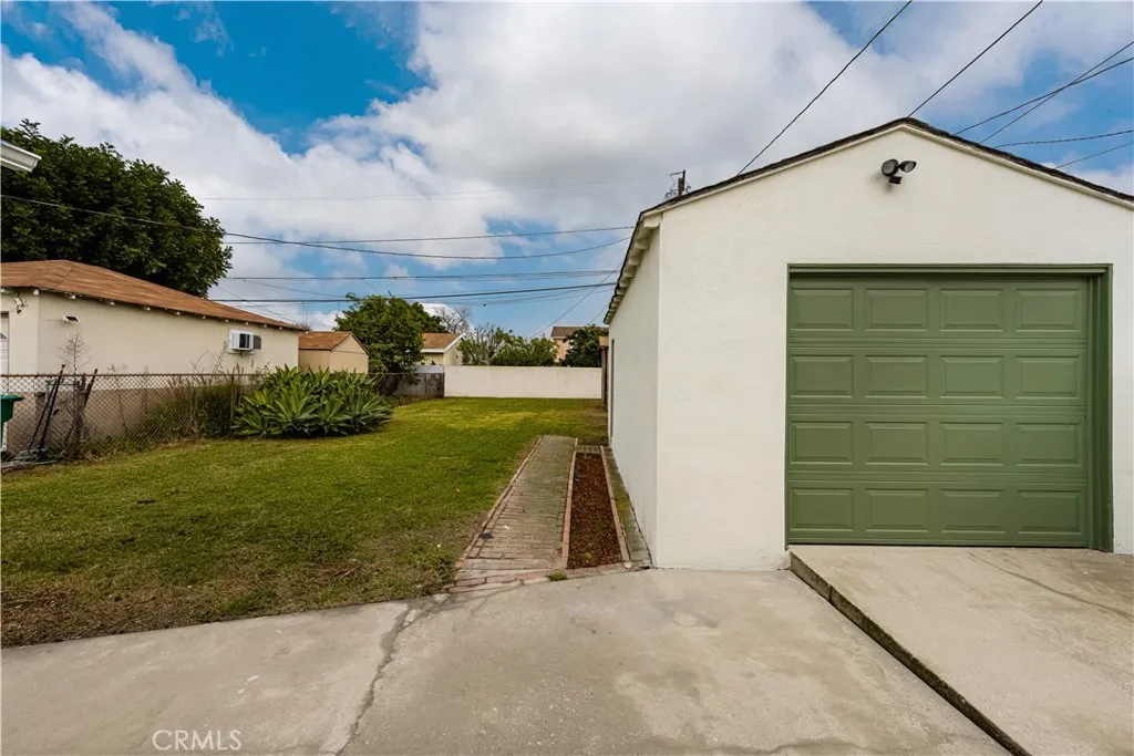 6404 Indiana Avenue, Long Beach, California 90805 home-pic-24