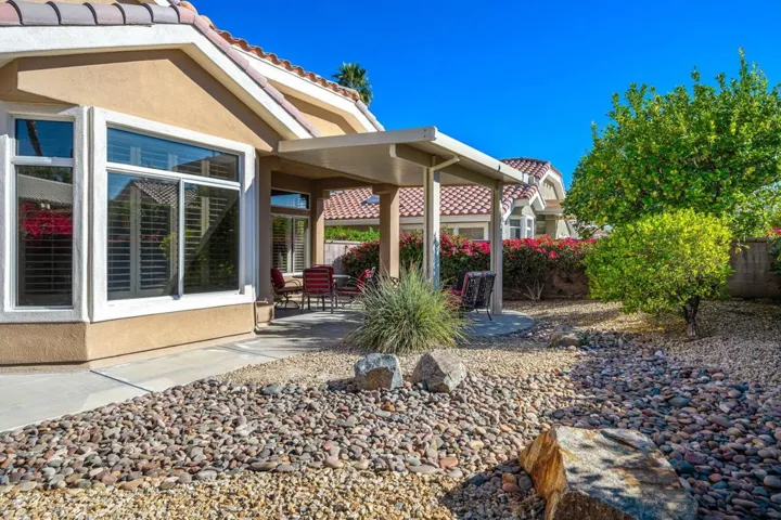 24-web-or-mls-PamEdgebrook_OPMG_0126_024