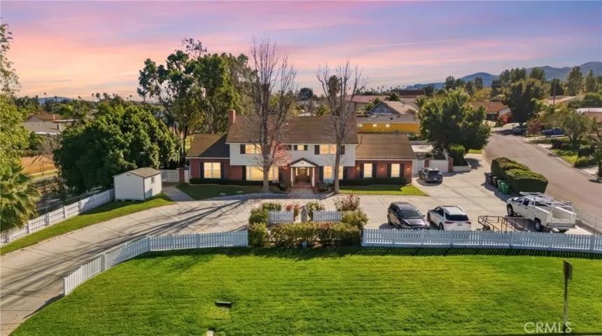 1301 Paseo Grande, Corona, California 92882